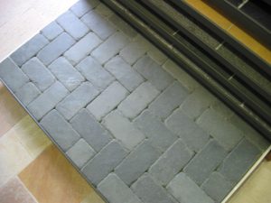 Tumbled black ardosia slate pavers